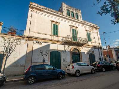 A Villa Stampacchia, edificio storico di Santo Spirito, � custodita la memoria del grande intellettuale Ricciotto Canudo